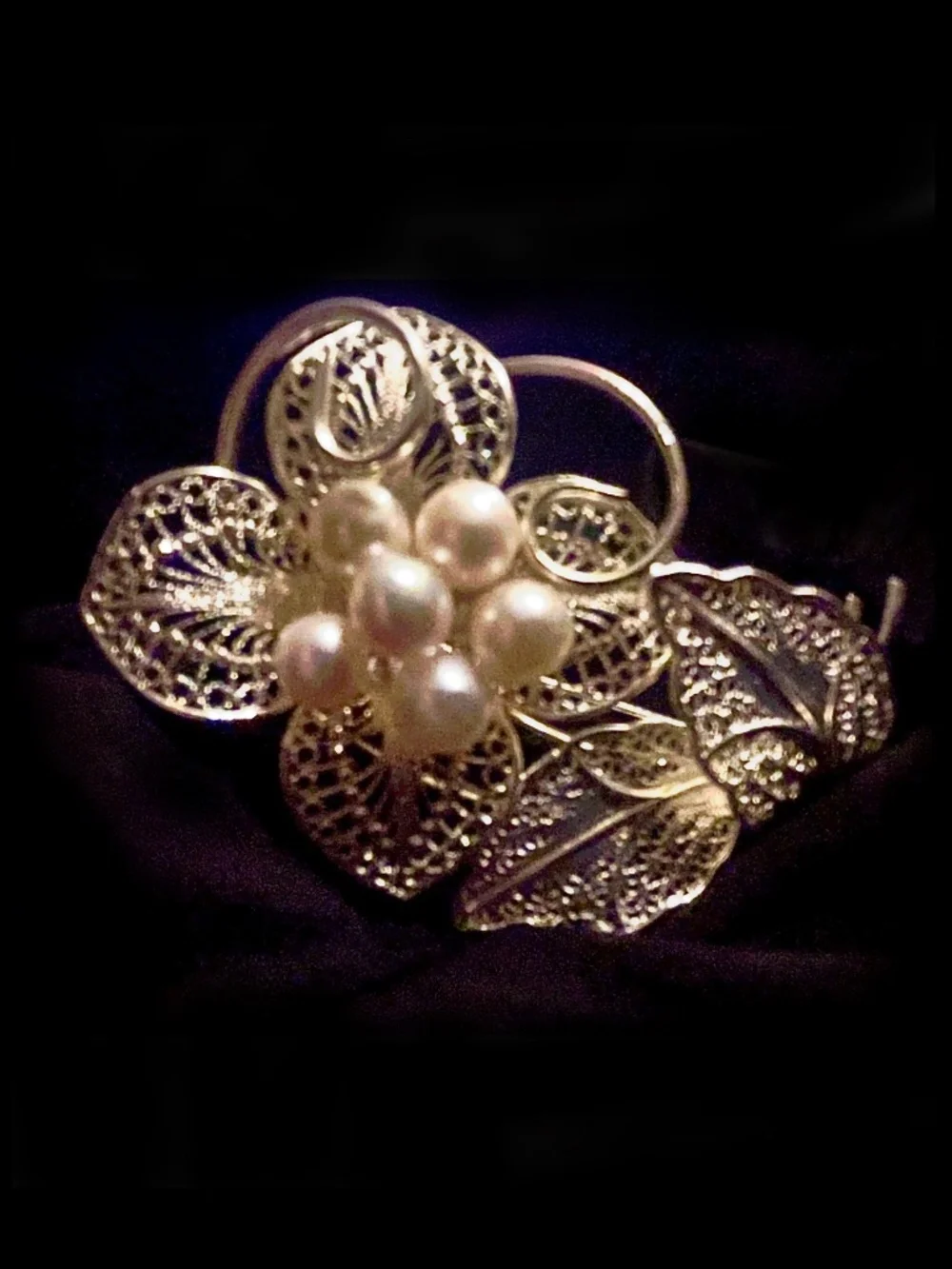 Silvertone Broach with Pearls
